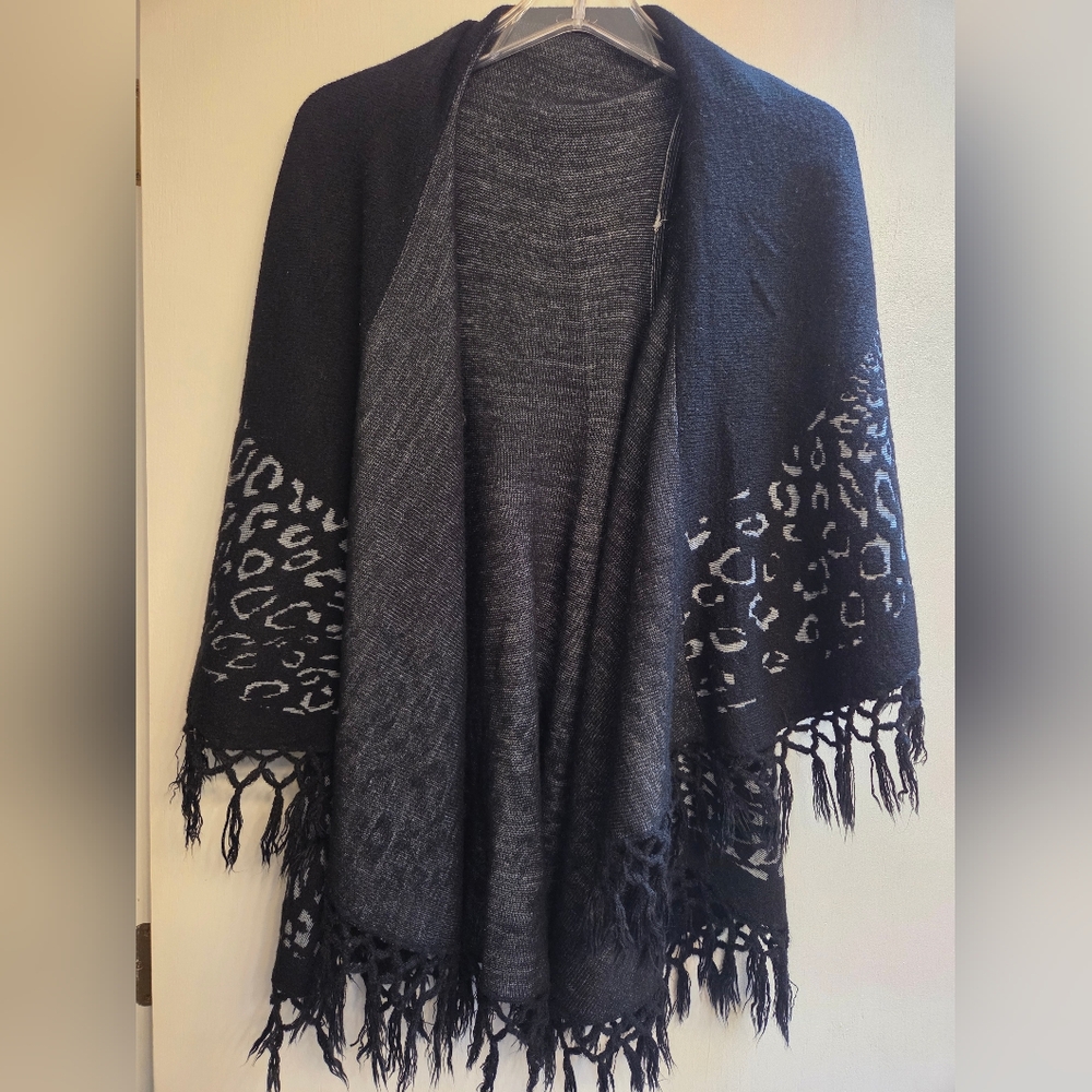 Raj Black and White Leopard Pattern Fringed One Size Poncho/Shawl